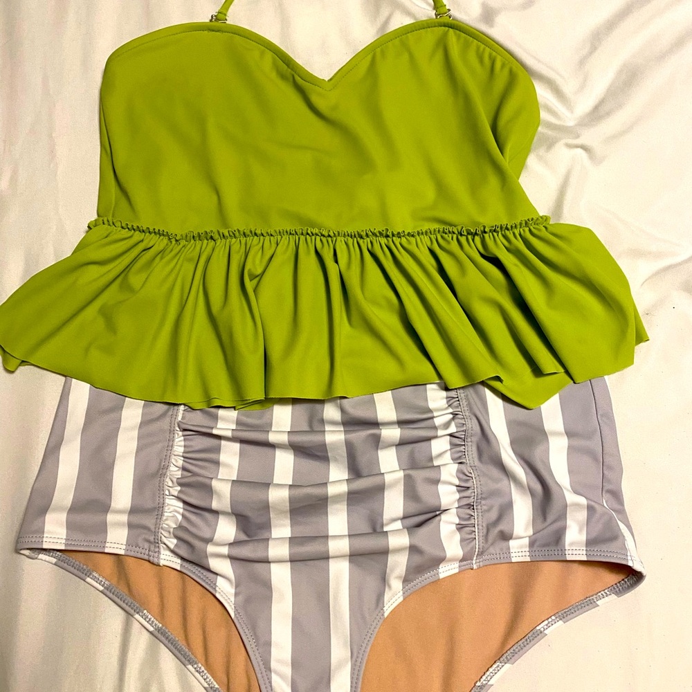Kortni Jeane set! Size medium!